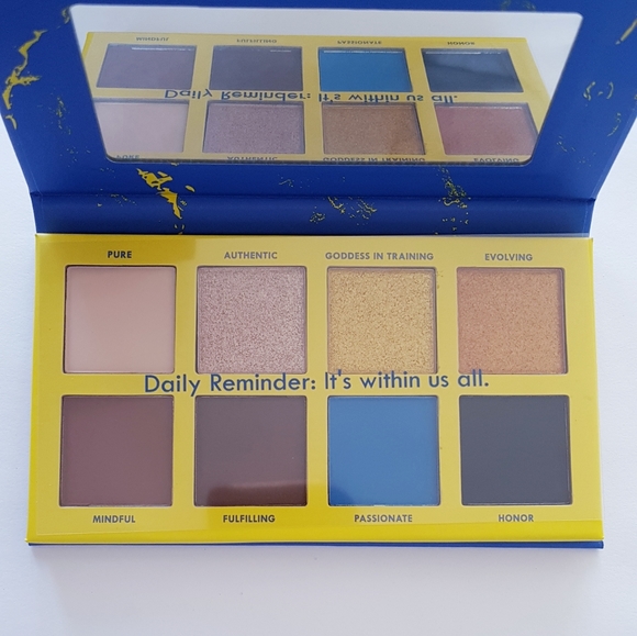 CHELLA LIMITED EDITION Divine Purpose 8-Shade Eyeshadow Palette - Picture 4 of 9